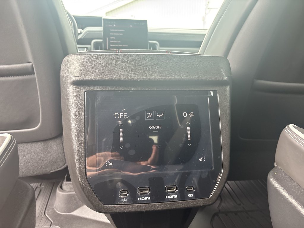 2025 GMC Yukon AT4 Ultimate | Leather | PanoRoof | Nav | Cam in Saint John, New Brunswick - 27 - w1024h768px