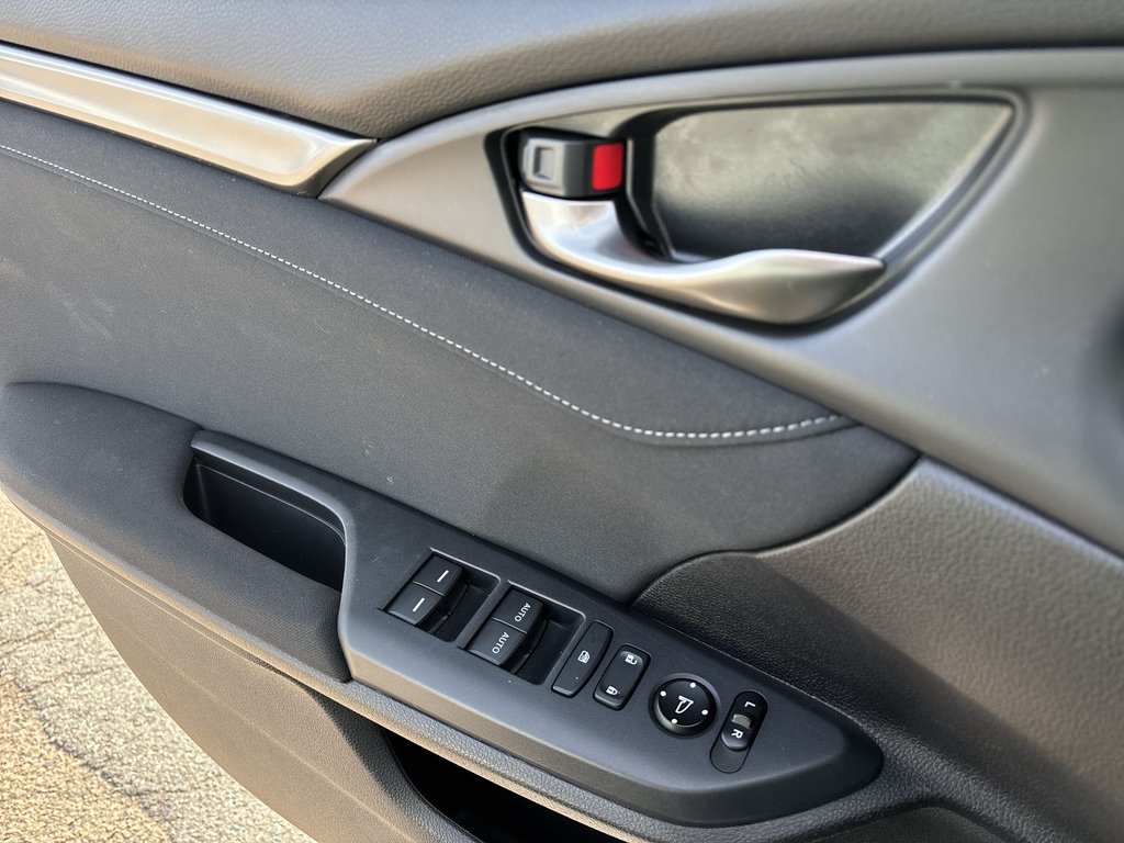 2020 Honda Civic Hatchback Sport | Roof | Cam | USB | Bluetooth | HtdSeats in Saint John, New Brunswick - 13 - w1024h768px