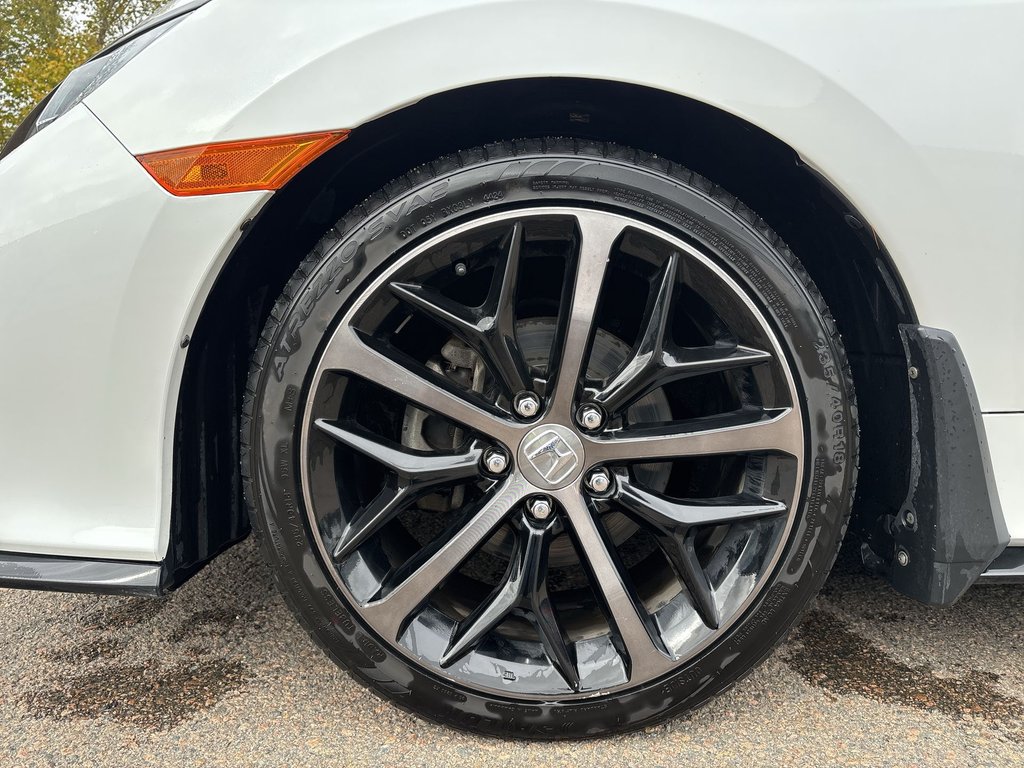 2020 Honda Civic Hatchback Sport | Roof | Cam | USB | Bluetooth | HtdSeats in Saint John, New Brunswick - 10 - w1024h768px