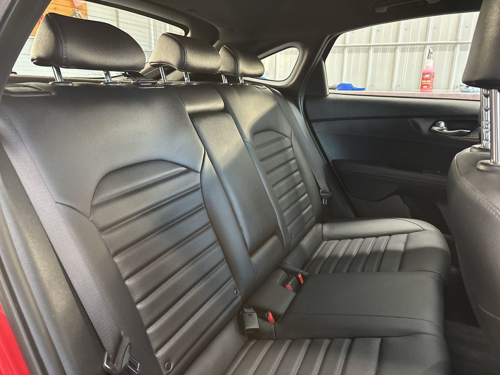 2022 Kia Forte5 GT Leather | Sunroof | Cam | Htd Seats&Wheel in Saint John, New Brunswick - 31 - w1024h768px