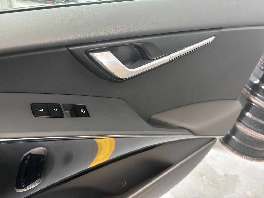 2024 Kia Niro SX Hybrid | Leather | Roof | Nav | Cam | USB in Saint John, New Brunswick - 35 - w1024h768px