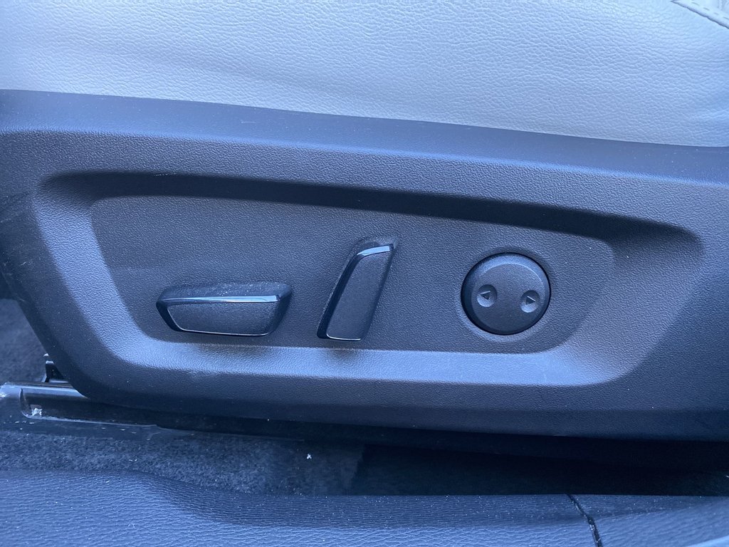 Mitsubishi OUTLANDER PHEV SEL | 7-Pass | Cam | USB | Keyless | Warranty to33 2023 à Saint John, Nouveau-Brunswick - 12 - w1024h768px