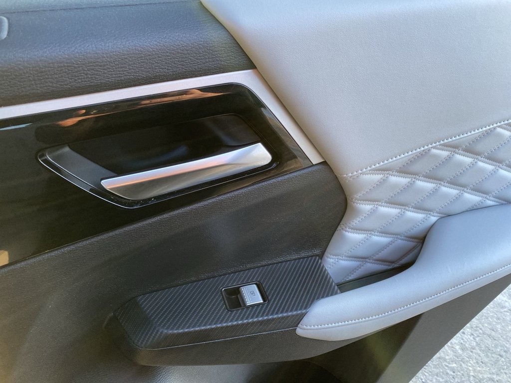 Mitsubishi OUTLANDER PHEV SEL | 7-Pass | Cam | USB | Keyless | Warranty to33 2023 à Saint John, Nouveau-Brunswick - 32 - w1024h768px