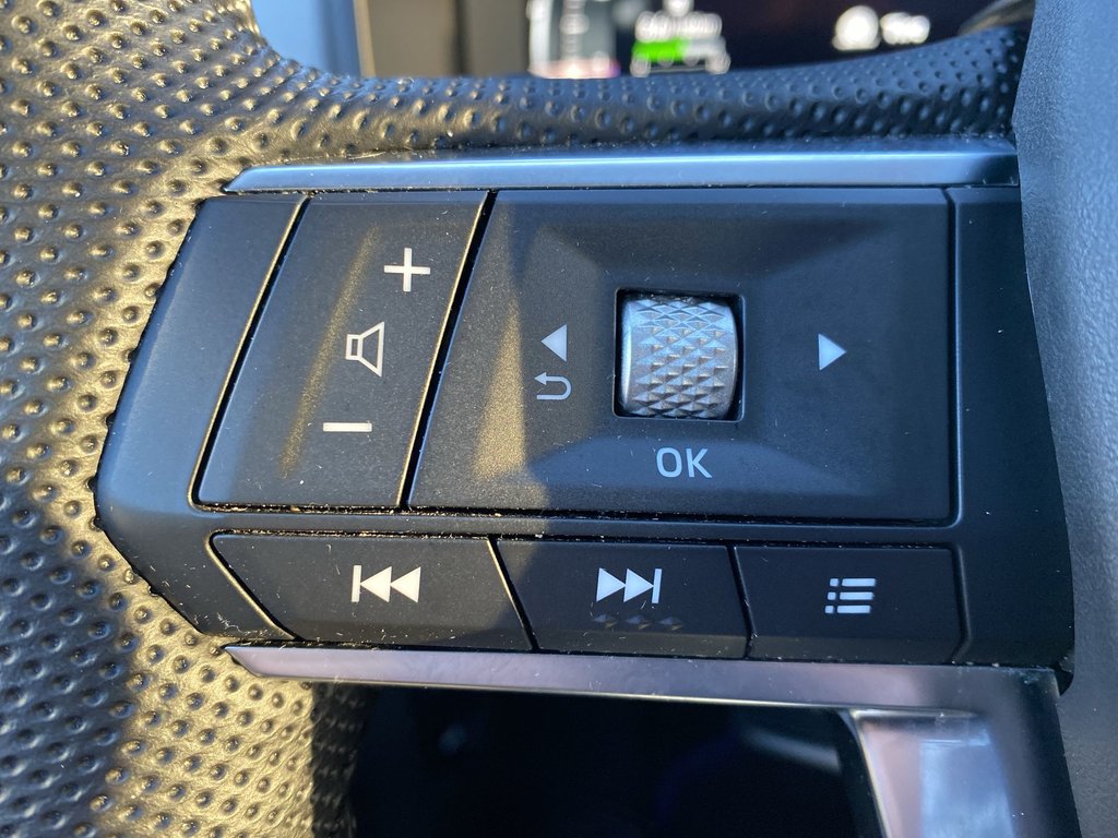 Mitsubishi OUTLANDER PHEV SEL | 7-Pass | Cam | USB | Keyless | Warranty to33 2023 à Saint John, Nouveau-Brunswick - 17 - w1024h768px