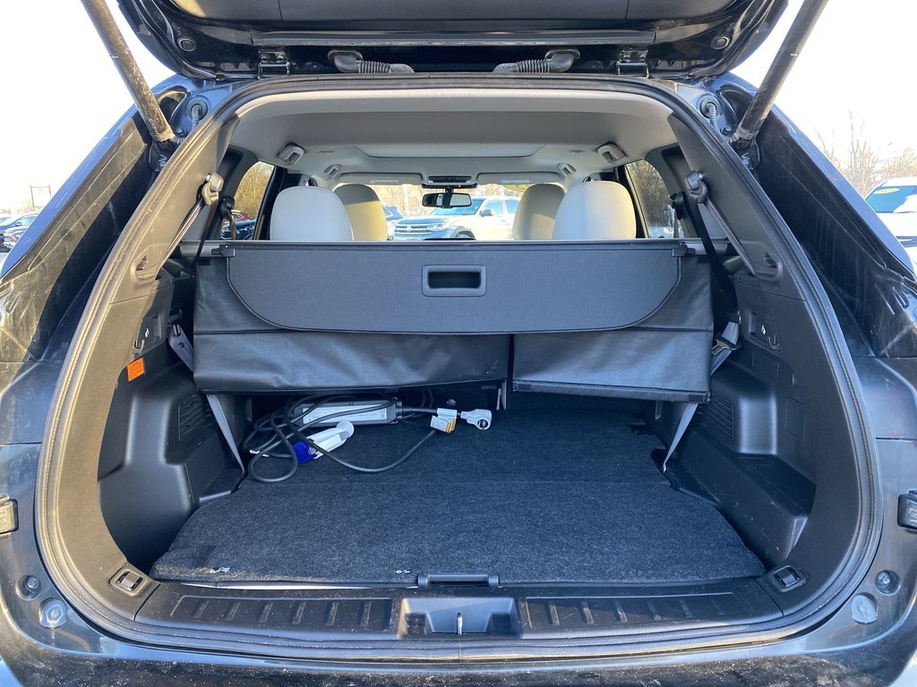 Mitsubishi OUTLANDER PHEV SEL | 7-Pass | Cam | USB | Keyless | Warranty to33 2023 à Saint John, Nouveau-Brunswick - 30 - w1024h768px