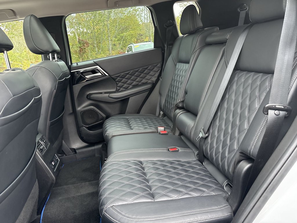 2023 Mitsubishi Outlander PHEV SEL | Leather | PanoRoof | Nav | Cam | HtdSeats in Saint John, New Brunswick - 26 - w1024h768px