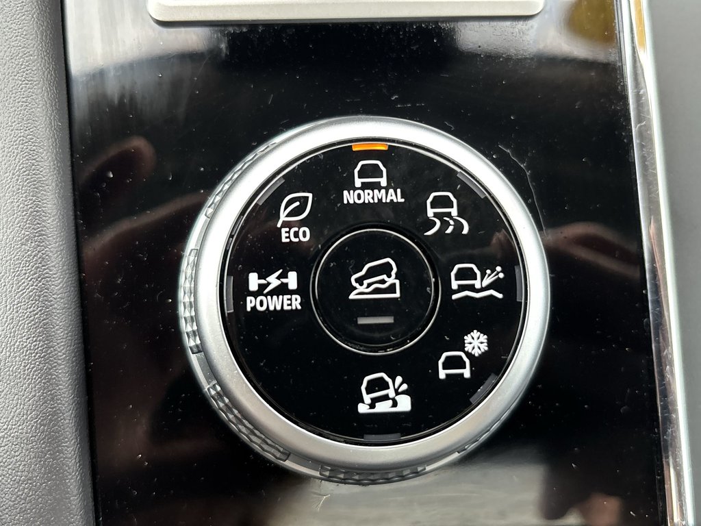 2023 Mitsubishi Outlander PHEV SEL | Leather | PanoRoof | Nav | Cam | HtdSeats in Saint John, New Brunswick - 19 - w1024h768px