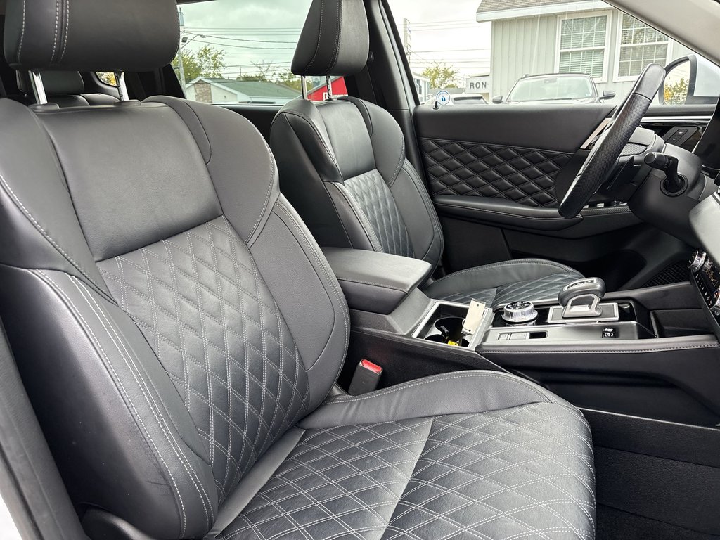 2023 Mitsubishi Outlander PHEV SEL | Leather | PanoRoof | Nav | Cam | HtdSeats in Saint John, New Brunswick - 32 - w1024h768px