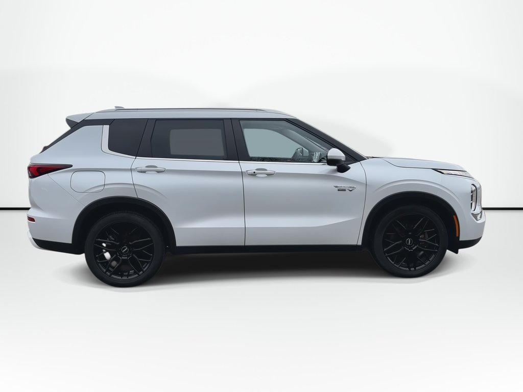 2023 Mitsubishi Outlander PHEV SEL | Leather | PanoRoof | Nav | Cam | HtdSeats in Saint John, New Brunswick - 9 - w1024h768px