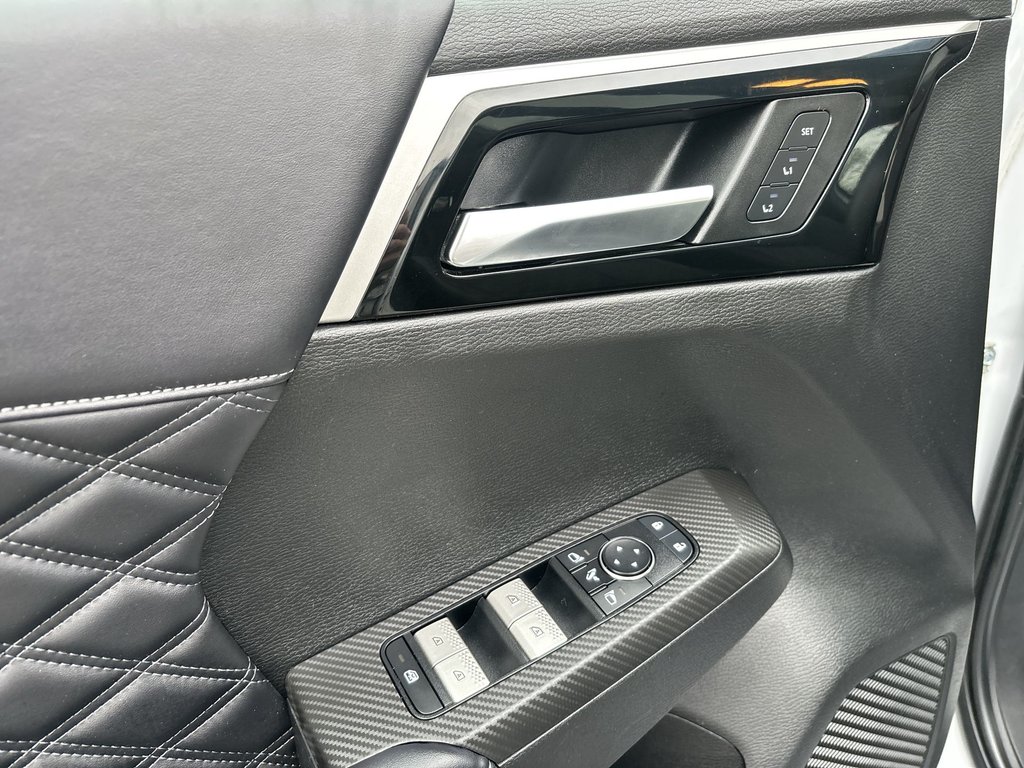2023 Mitsubishi Outlander PHEV SEL | Leather | PanoRoof | Nav | Cam | HtdSeats in Saint John, New Brunswick - 13 - w1024h768px