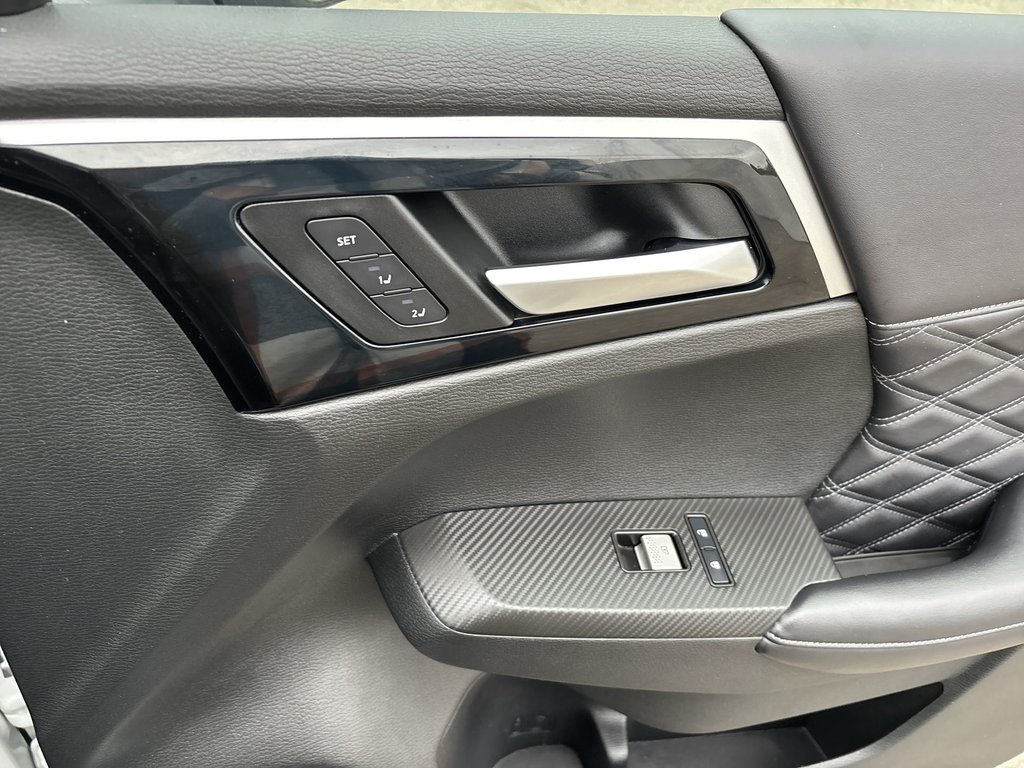 2023 Mitsubishi Outlander PHEV SEL | Leather | PanoRoof | Nav | Cam | HtdSeats in Saint John, New Brunswick - 35 - w1024h768px