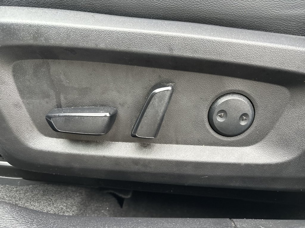 2023 Mitsubishi Outlander PHEV SEL | Leather | PanoRoof | Nav | Cam | HtdSeats in Saint John, New Brunswick - 12 - w1024h768px