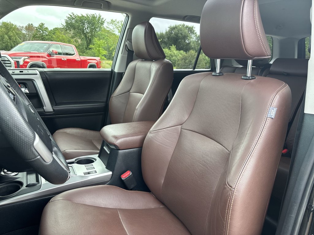 2017 Toyota 4Runner SR5 | Leather | Roof | Nav | Cam | HtdWheel in Saint John, New Brunswick - 11 - w1024h768px