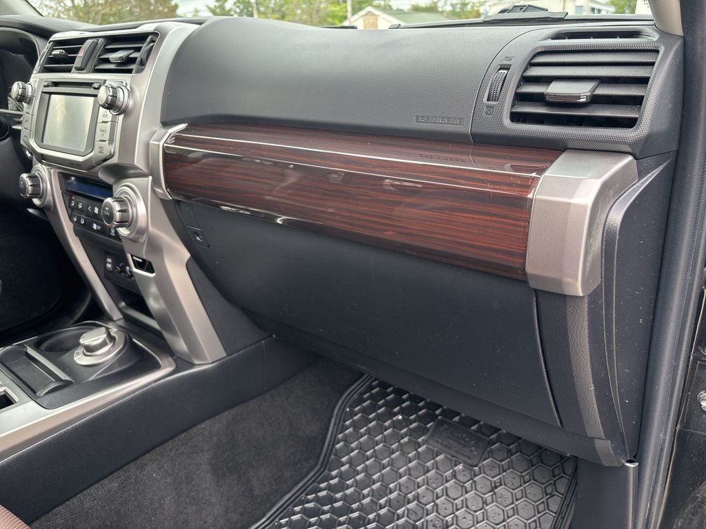 2017 Toyota 4Runner SR5 | Leather | Roof | Nav | Cam | HtdWheel in Saint John, New Brunswick - 34 - w1024h768px