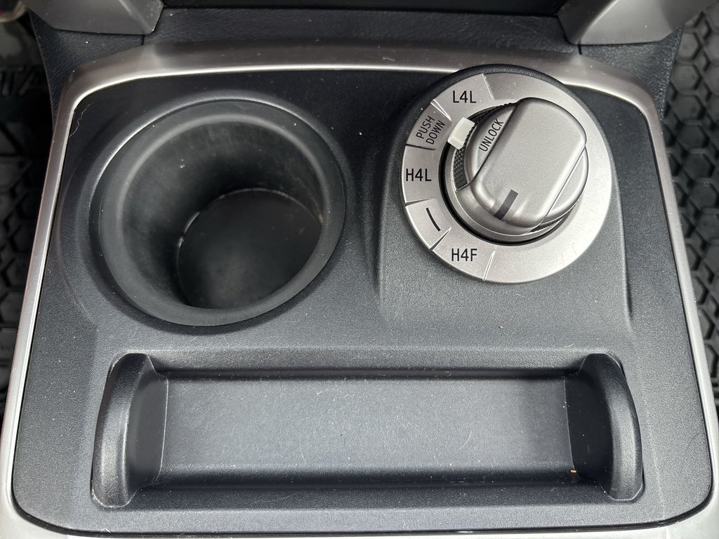 2017 Toyota 4Runner SR5 | Leather | Roof | Nav | Cam | HtdWheel in Saint John, New Brunswick - 19 - w1024h768px