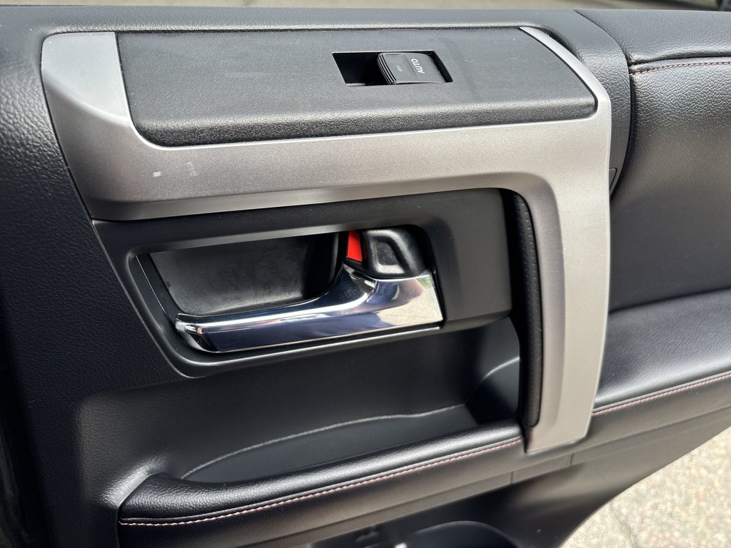 2017 Toyota 4Runner SR5 | Leather | Roof | Nav | Cam | HtdWheel in Saint John, New Brunswick - 31 - w1024h768px