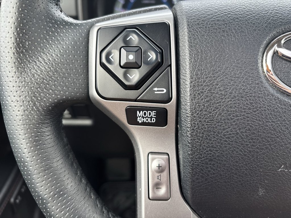 2017 Toyota 4Runner SR5 | Leather | Roof | Nav | Cam | HtdWheel in Saint John, New Brunswick - 17 - w1024h768px
