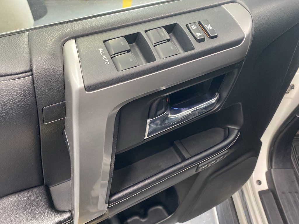 Toyota 4RUNNER SR5 | 4WD | V6 | Bluetooth 2018 à Saint John, Nouveau-Brunswick - 13 - w1024h768px