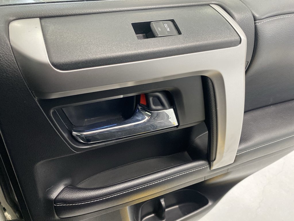 Toyota 4RUNNER SR5 | 4WD | V6 | Bluetooth 2018 à Saint John, Nouveau-Brunswick - 32 - w1024h768px