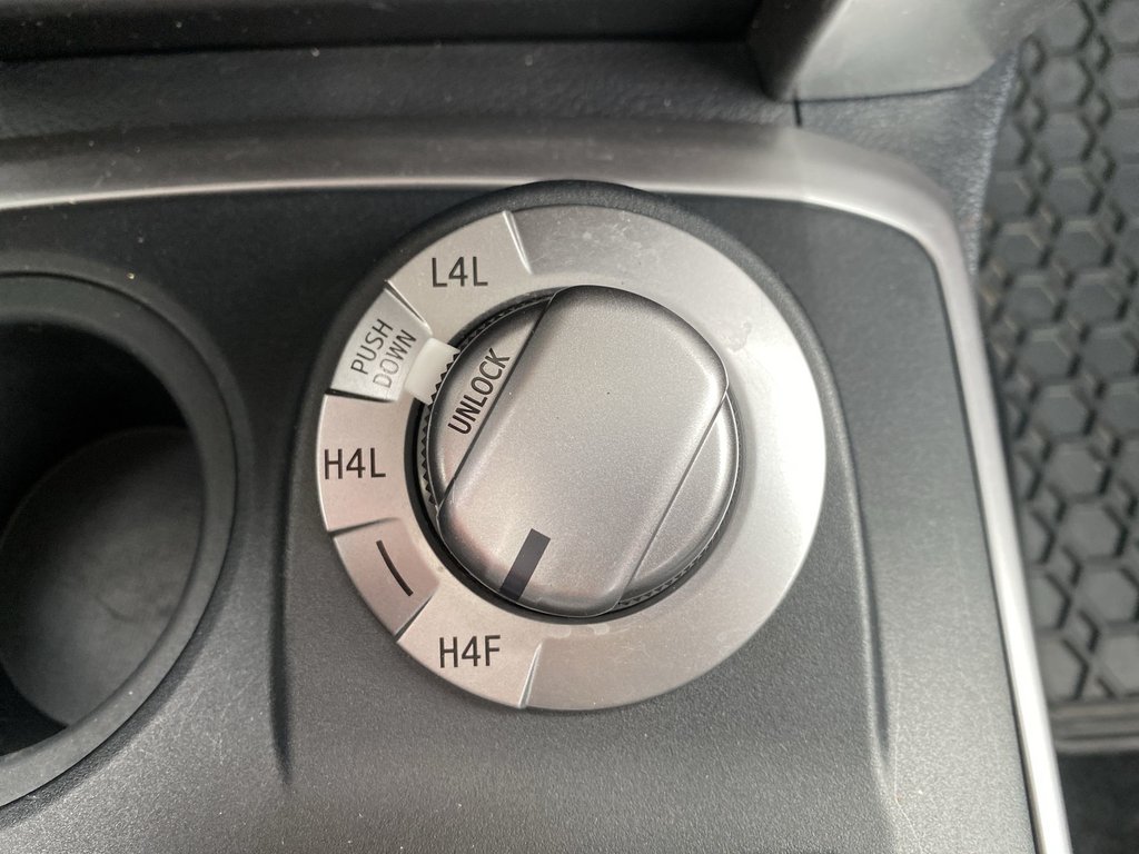 Toyota 4RUNNER SR5 | 4WD | V6 | Bluetooth 2018 à Saint John, Nouveau-Brunswick - 19 - w1024h768px