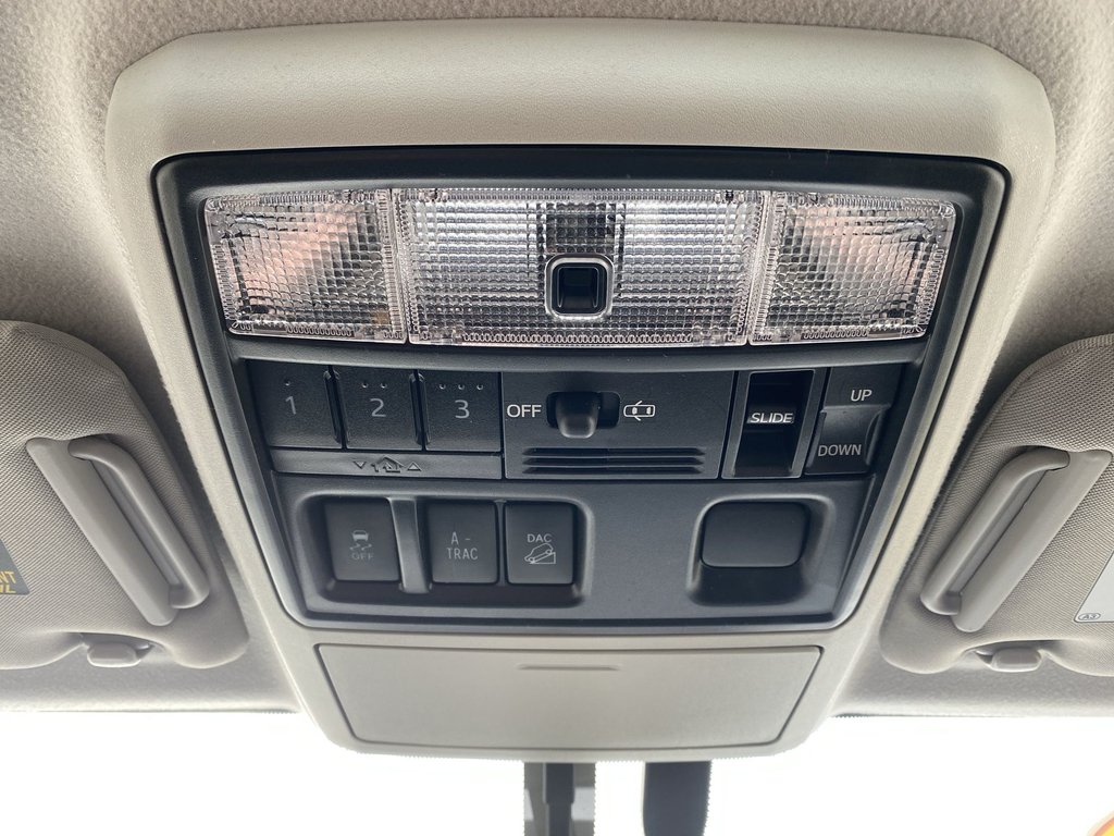 Toyota 4RUNNER SR5 | 4WD | V6 | Bluetooth 2018 à Saint John, Nouveau-Brunswick - 38 - w1024h768px