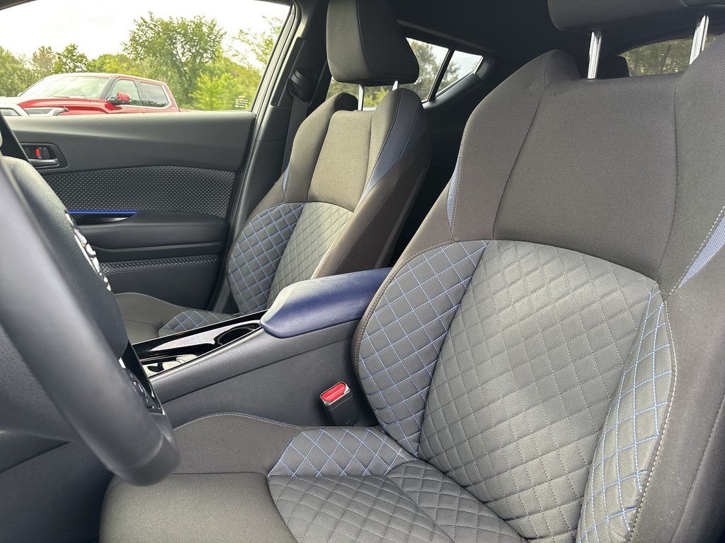 2020 Toyota C-HR XLE Premium | Leather | Cam | USB | HtdWheel in Saint John, New Brunswick - 11 - w1024h768px