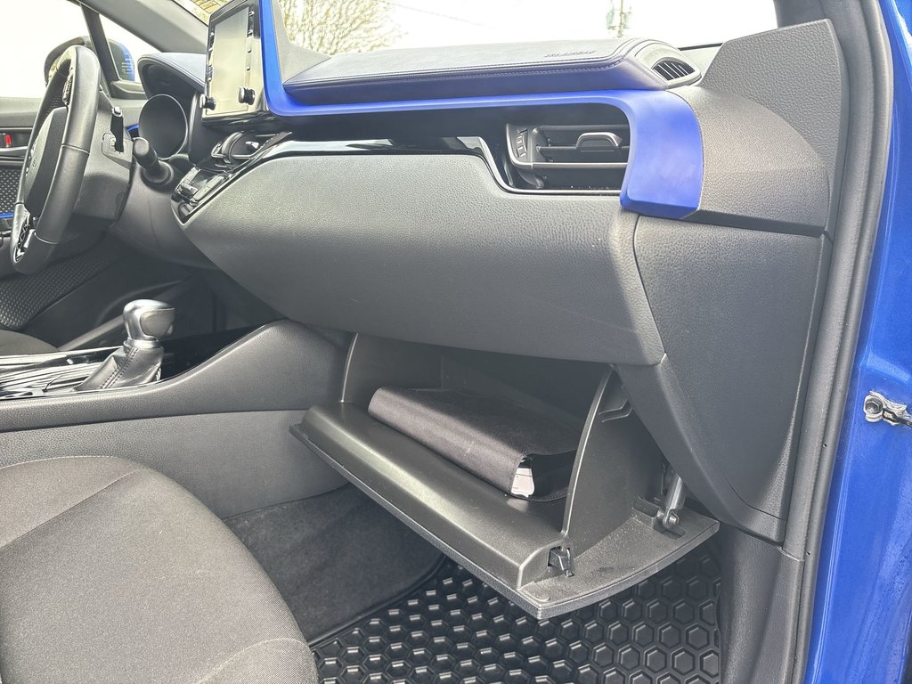 2020 Toyota C-HR XLE Premium | Leather | Cam | USB | HtdWheel in Saint John, New Brunswick - 33 - w1024h768px