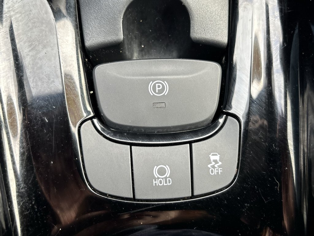 2020 Toyota C-HR XLE Premium | Leather | Cam | USB | HtdWheel in Saint John, New Brunswick - 19 - w1024h768px