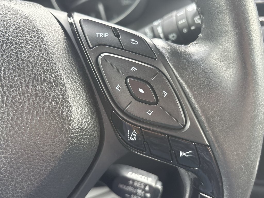 2020 Toyota C-HR XLE Premium | Leather | Cam | USB | HtdWheel in Saint John, New Brunswick - 18 - w1024h768px