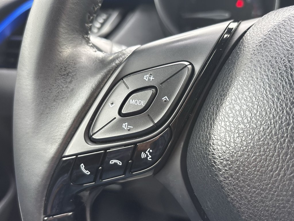 2020 Toyota C-HR XLE Premium | Leather | Cam | USB | HtdWheel in Saint John, New Brunswick - 17 - w1024h768px