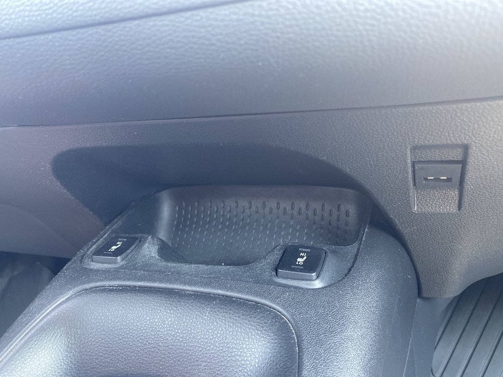2021 Toyota COROLLA LE in Saint John, New Brunswick - 24 - w1024h768px