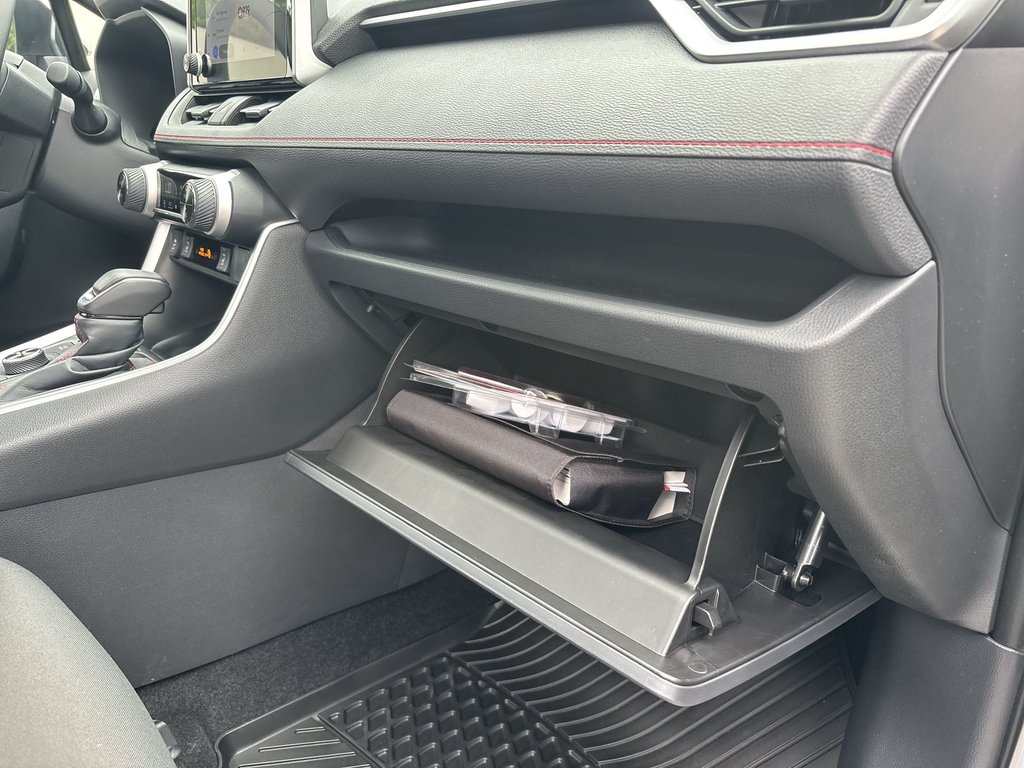 2025 Toyota RAV4 Plug-In Hybrid SE | Roof | Nav | Cam | USB | Bluetooth in Saint John, New Brunswick - 33 - w1024h768px