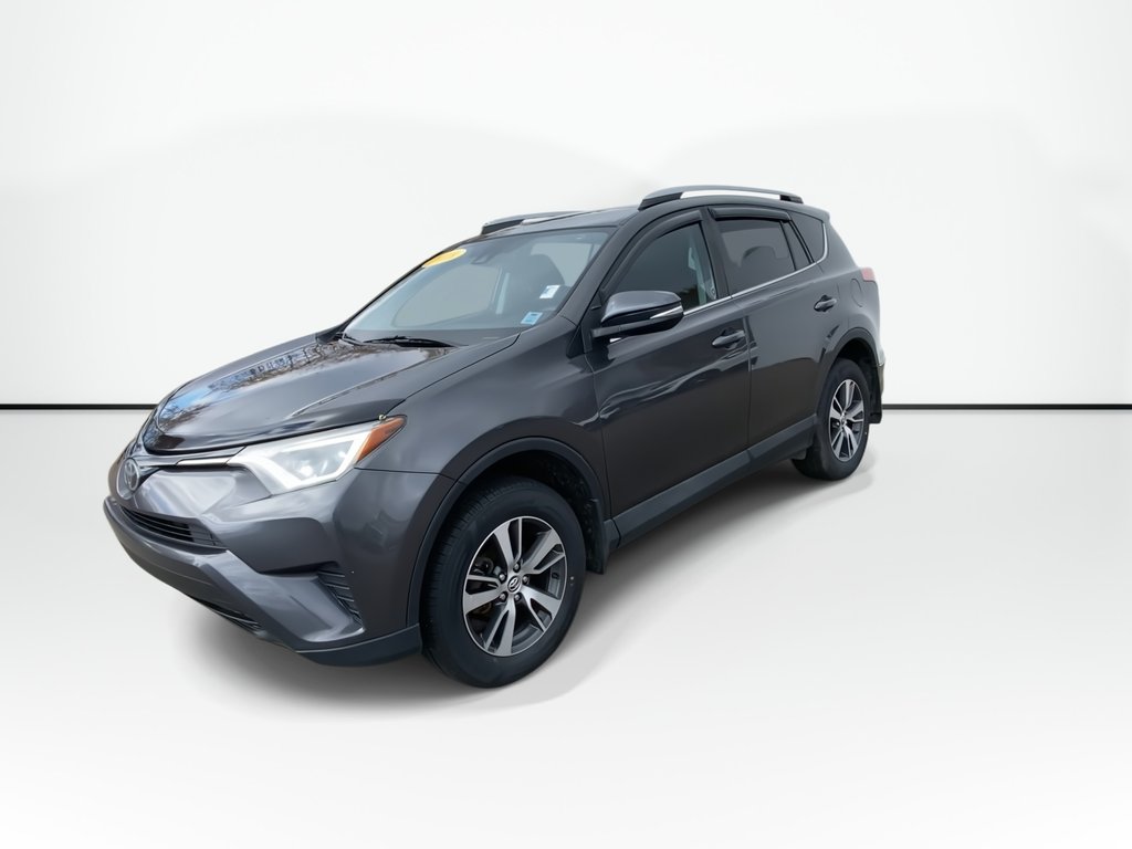 Toyota RAV4 LE | Cam | HtdSeats | Cruise | AUX | TPMS 2018 à Saint John, Nouveau-Brunswick - 4 - w1024h768px