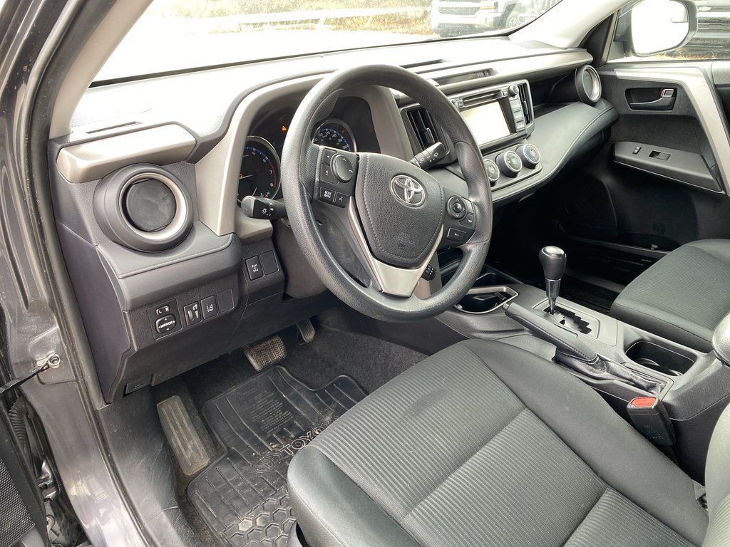 Toyota RAV4 LE | Cam | HtdSeats | Cruise | AUX | TPMS 2018 à Saint John, Nouveau-Brunswick - 12 - w1024h768px