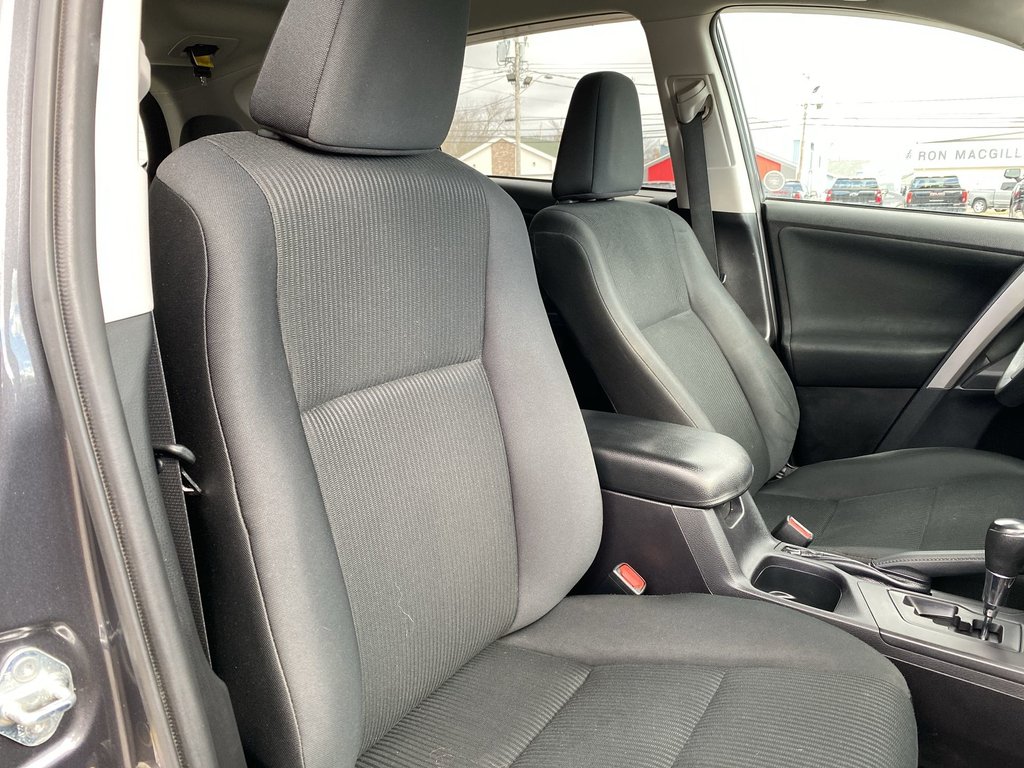 Toyota RAV4 LE | Cam | HtdSeats | Cruise | AUX | TPMS 2018 à Saint John, Nouveau-Brunswick - 40 - w1024h768px