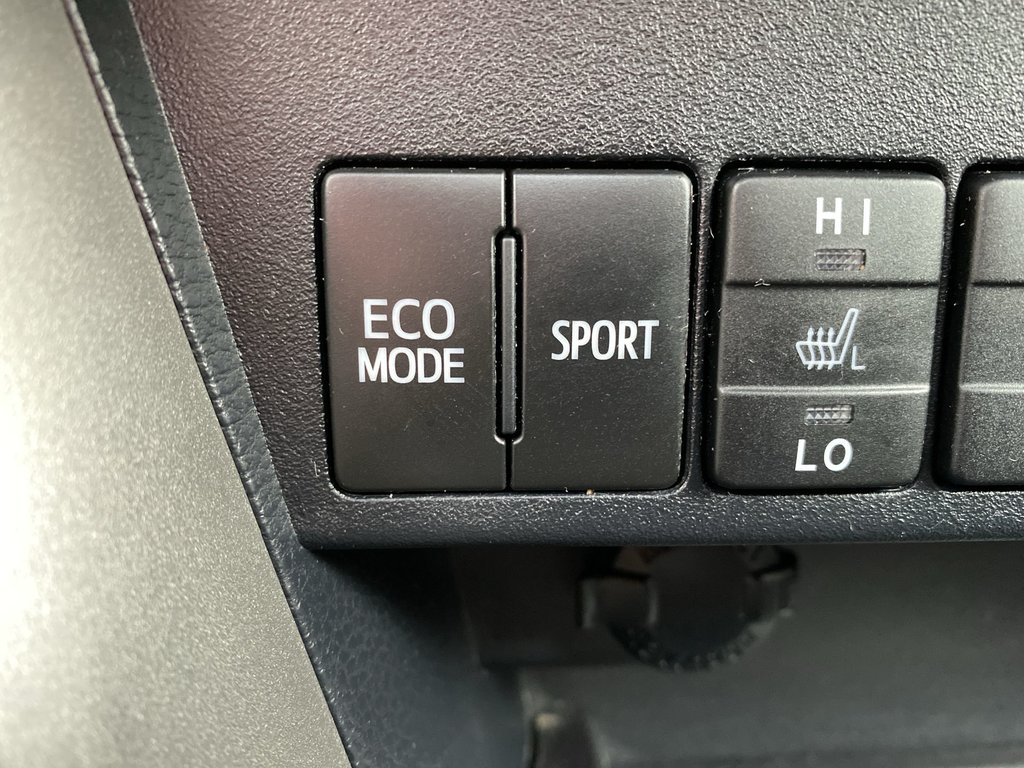 Toyota RAV4 LE | Cam | HtdSeats | Cruise | AUX | TPMS 2018 à Saint John, Nouveau-Brunswick - 30 - w1024h768px