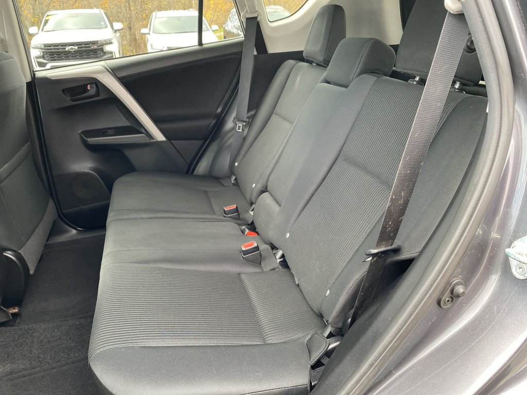 Toyota RAV4 LE | Cam | HtdSeats | Cruise | AUX | TPMS 2018 à Saint John, Nouveau-Brunswick - 31 - w1024h768px