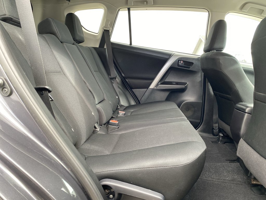 Toyota RAV4 LE | Cam | HtdSeats | Cruise | AUX | TPMS 2018 à Saint John, Nouveau-Brunswick - 38 - w1024h768px