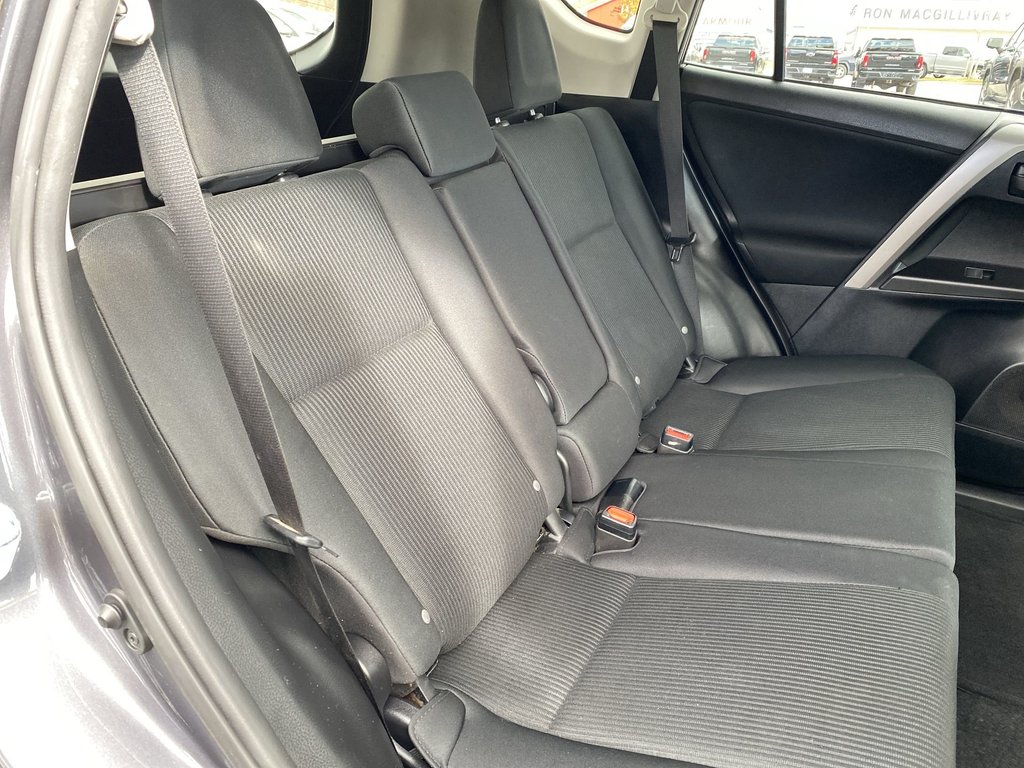Toyota RAV4 LE | Cam | HtdSeats | Cruise | AUX | TPMS 2018 à Saint John, Nouveau-Brunswick - 37 - w1024h768px