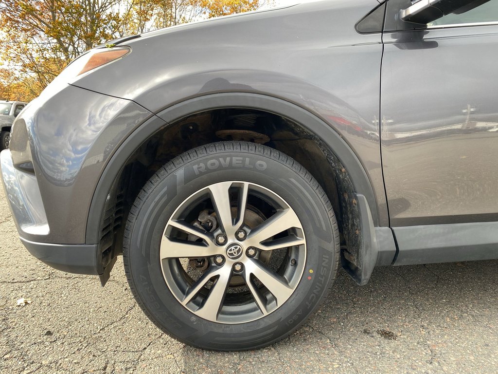 Toyota RAV4 LE | Cam | HtdSeats | Cruise | AUX | TPMS 2018 à Saint John, Nouveau-Brunswick - 10 - w1024h768px