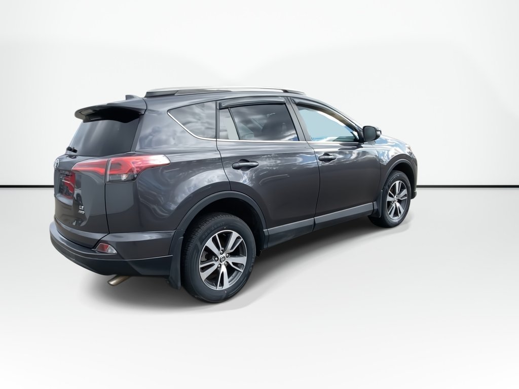 Toyota RAV4 LE | Cam | HtdSeats | Cruise | AUX | TPMS 2018 à Saint John, Nouveau-Brunswick - 8 - w1024h768px