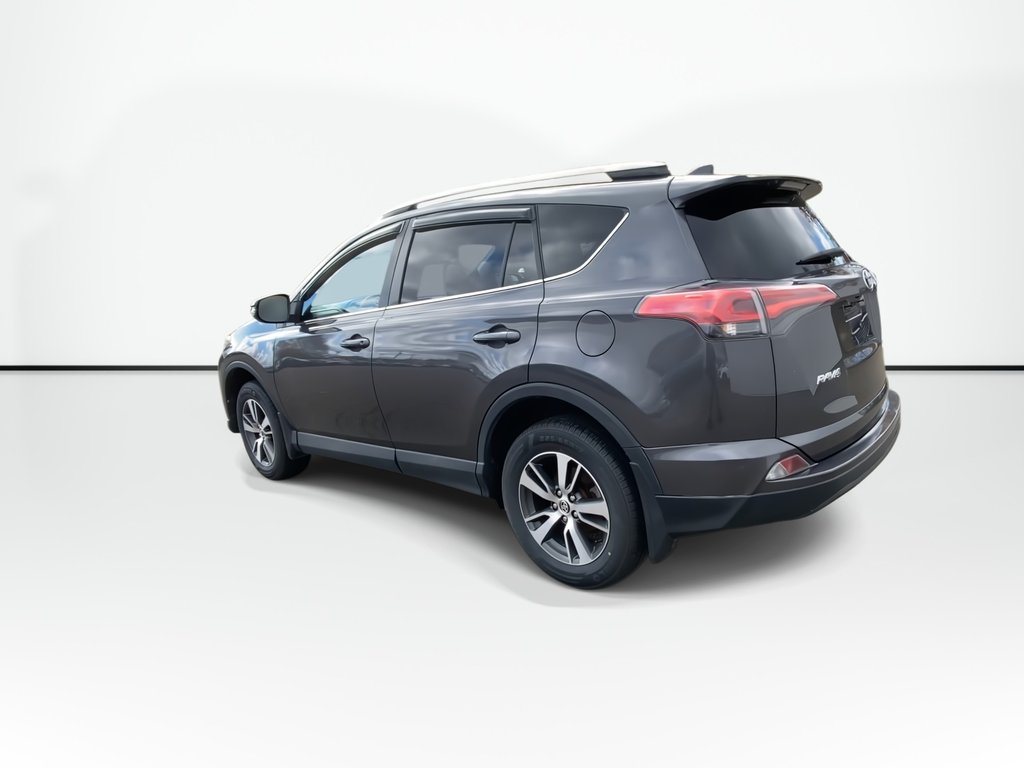 Toyota RAV4 LE | Cam | HtdSeats | Cruise | AUX | TPMS 2018 à Saint John, Nouveau-Brunswick - 6 - w1024h768px