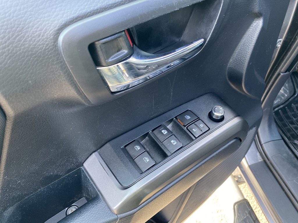 2018 Toyota TACOMA in Antigonish, Nova Scotia - 13 - w1024h768px