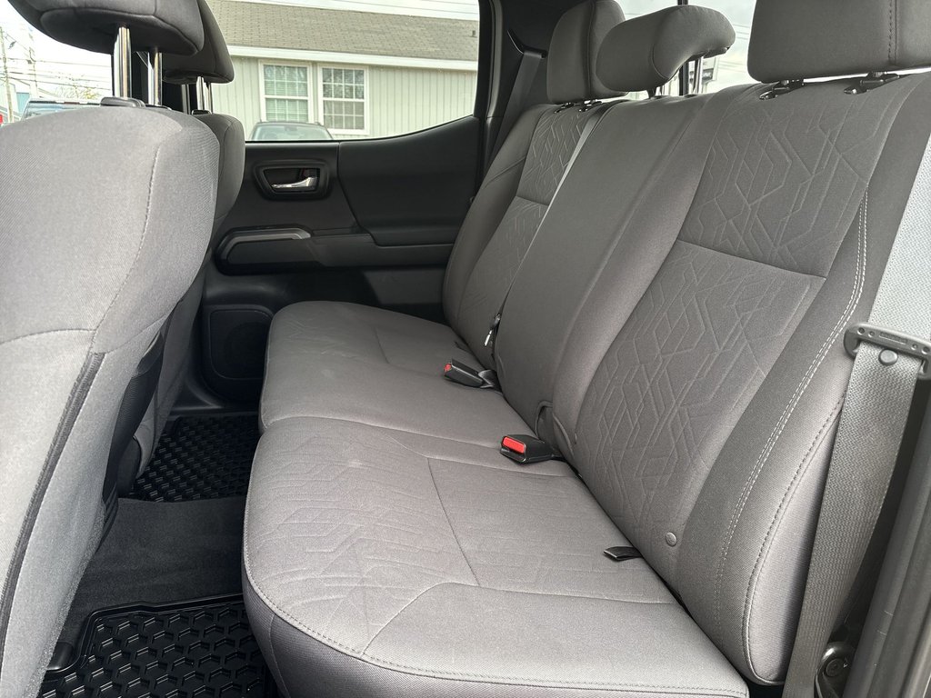 2018 Toyota Tacoma TRD Off Road | Cam | USB | Bluetooth | Cruise in Saint John, New Brunswick - 27 - w1024h768px