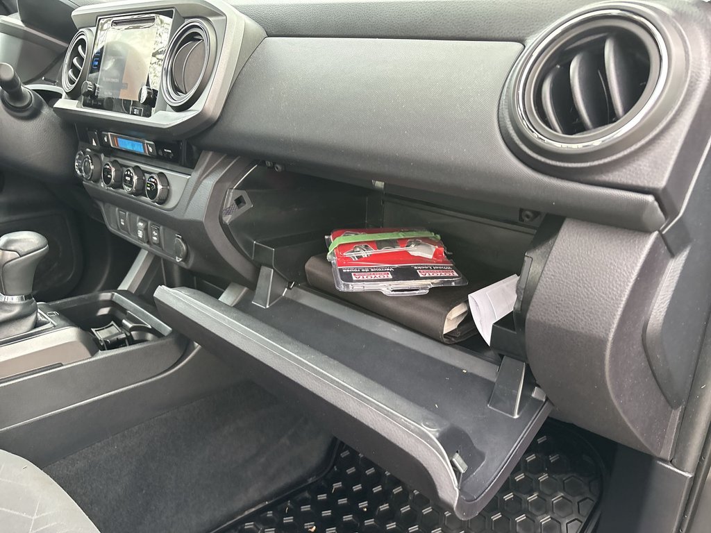 2018 Toyota Tacoma TRD Off Road | Cam | USB | Bluetooth | Cruise in Saint John, New Brunswick - 34 - w1024h768px