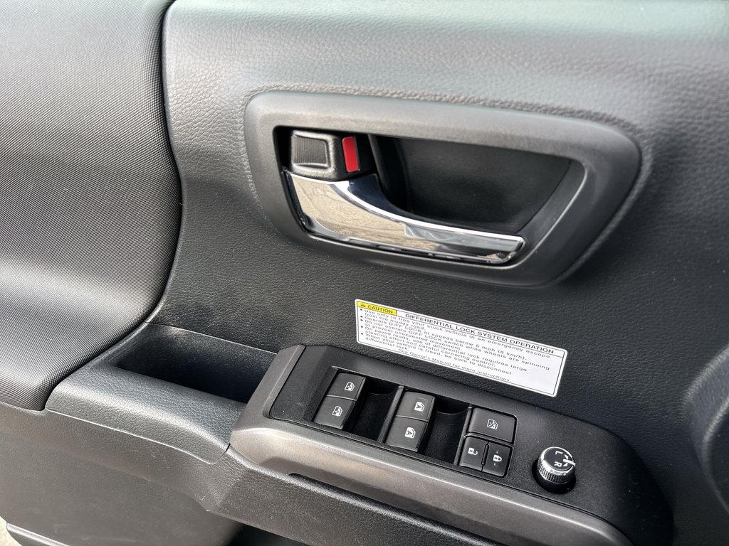 2018 Toyota Tacoma TRD Off Road | Cam | USB | Bluetooth | Cruise in Saint John, New Brunswick - 13 - w1024h768px