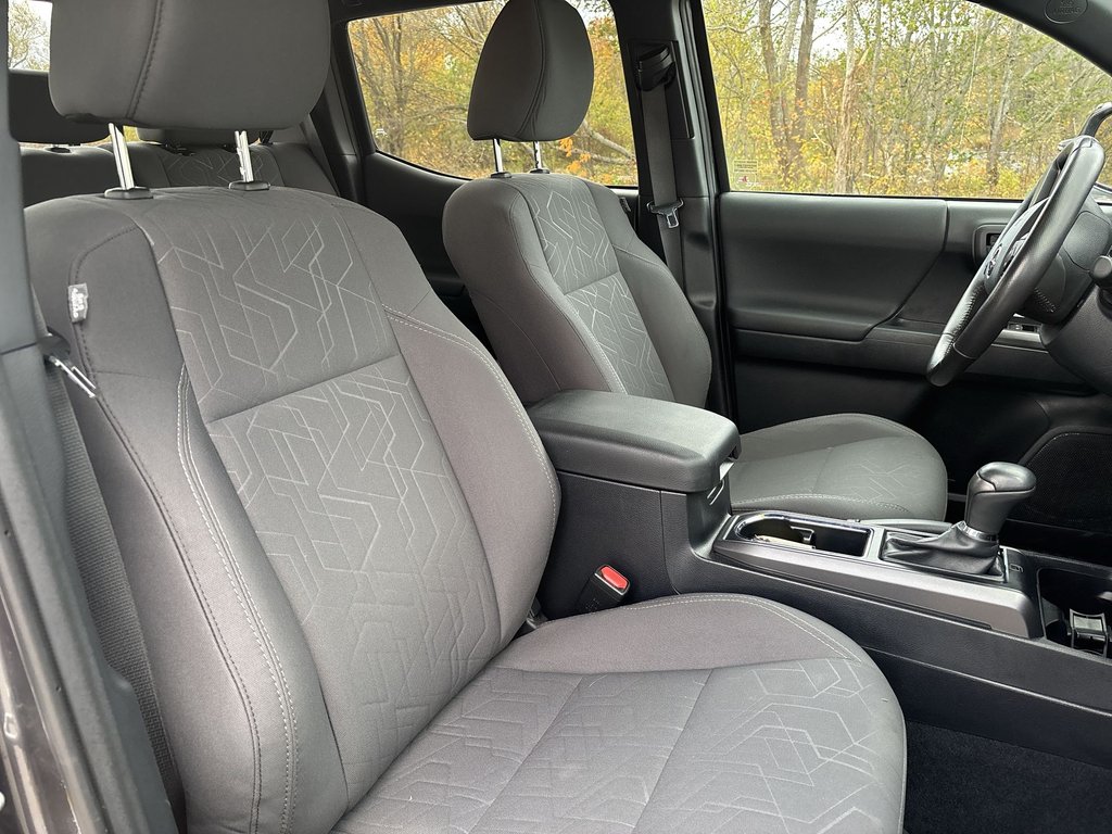2018 Toyota Tacoma TRD Off Road | Cam | USB | Bluetooth | Cruise in Saint John, New Brunswick - 33 - w1024h768px