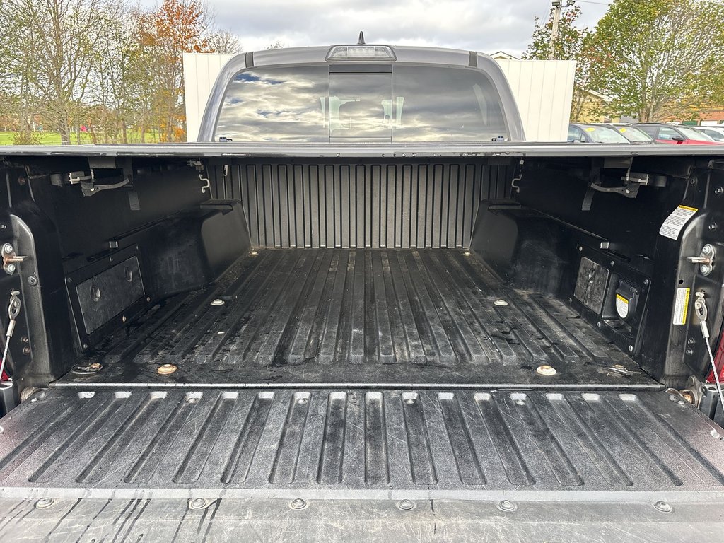 2018 Toyota Tacoma TRD Off Road | Cam | USB | Bluetooth | Cruise in Saint John, New Brunswick - 30 - w1024h768px