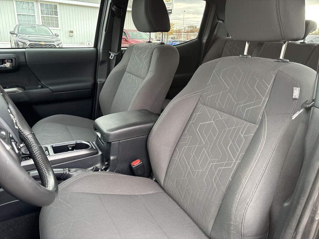 2018 Toyota Tacoma TRD Off Road | Cam | USB | Bluetooth | Cruise in Saint John, New Brunswick - 11 - w1024h768px
