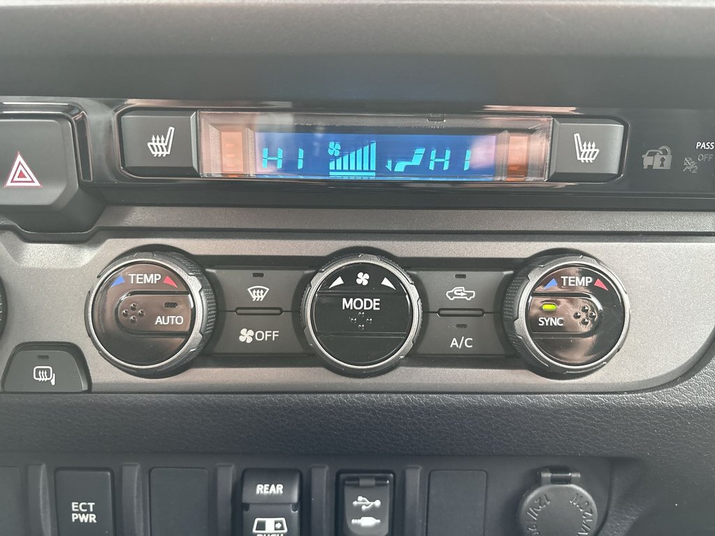 2018 Toyota Tacoma TRD Off Road | Cam | USB | Bluetooth | Cruise in Saint John, New Brunswick - 23 - w1024h768px